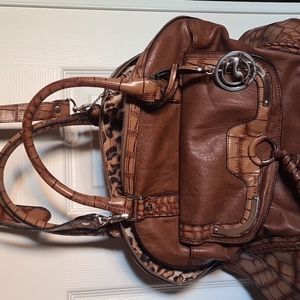 Fashionable boho bag with lots of room.